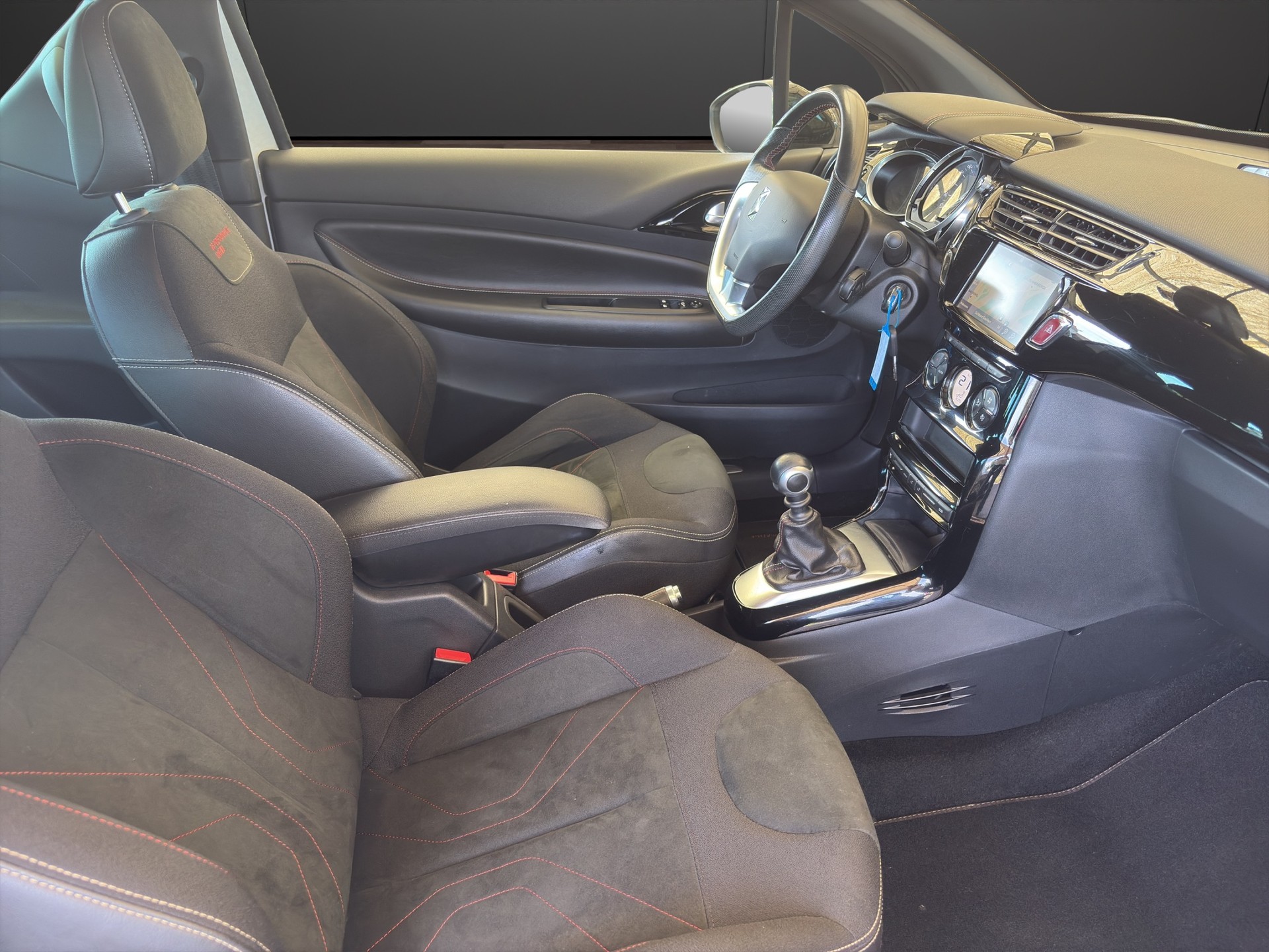 DS AUTOMOBILES 3 1.2 PureTech Performance Line-image-13
