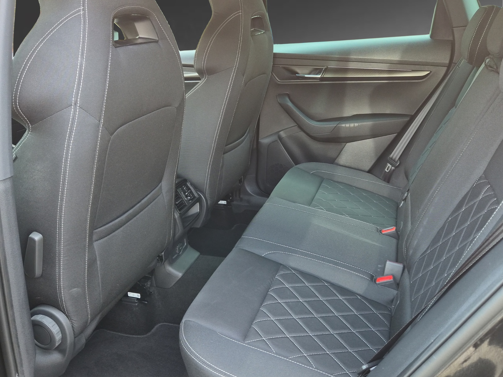 SKODA Karoq 1.5 TSI SportLine DSG-image-6