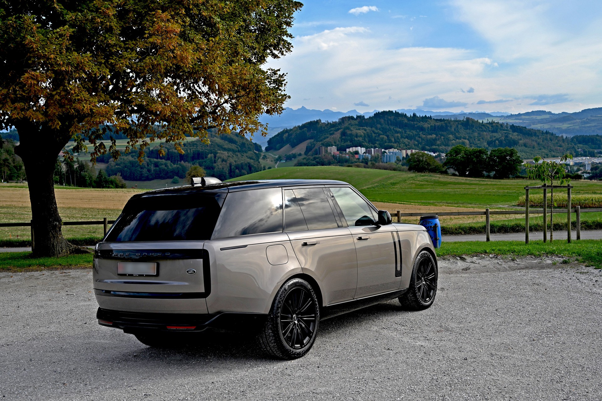 LAND ROVER 3.0 TD6 350 HSE-image-1