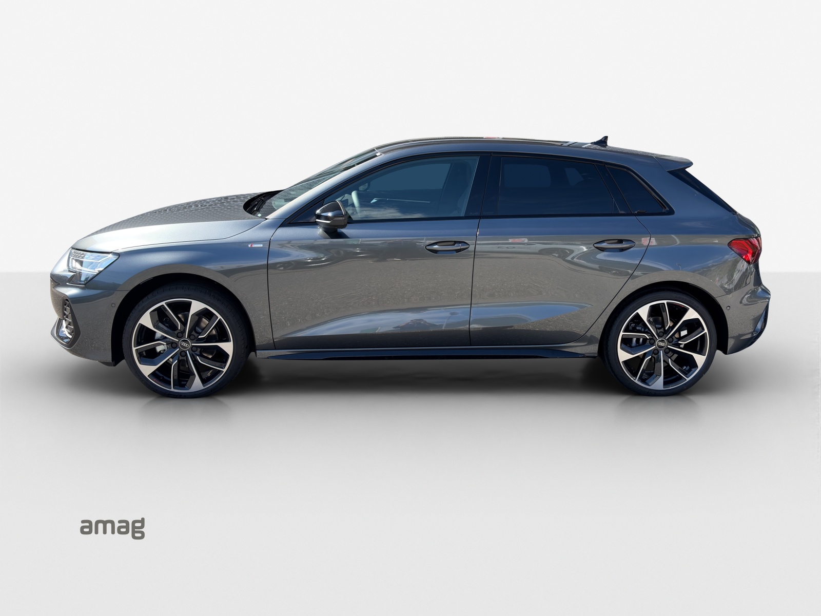 AUDI A3 Sportback TFSI 150 kW quattro S line S tronic-image-1