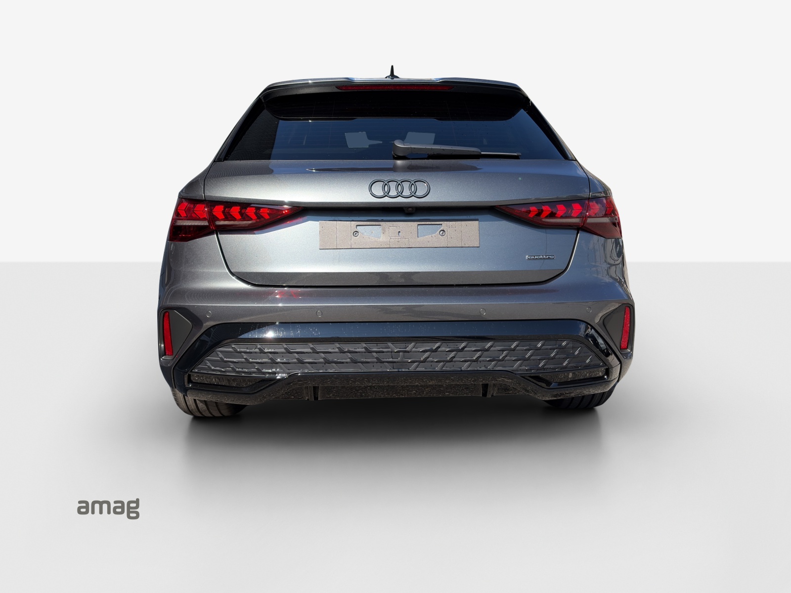 AUDI A3 Sportback TFSI 150 kW quattro S line S tronic-image-3