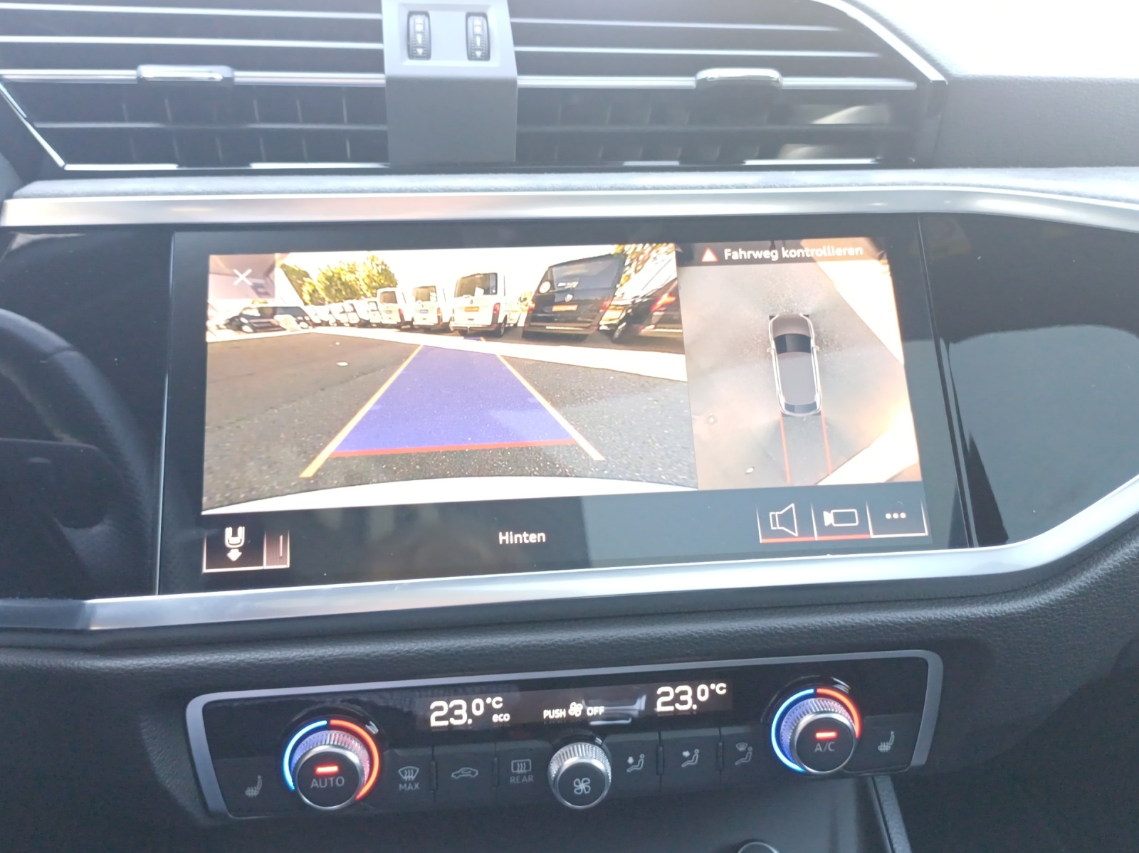 AUDI Q3 Sportback 45 TFSI S line quattro S-tronic-image-15