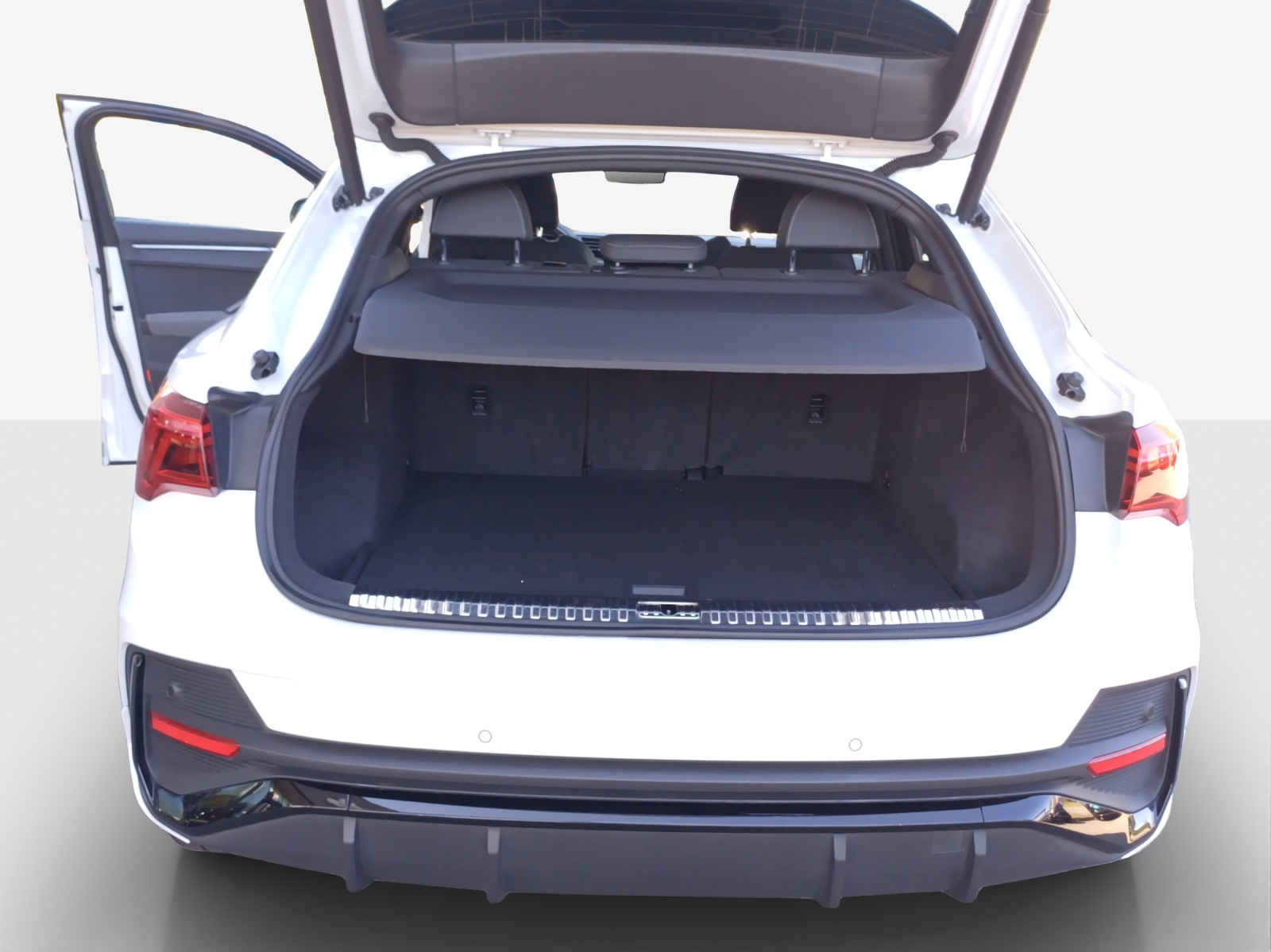 AUDI Q3 Sportback 45 TFSI S line quattro S-tronic-image-12