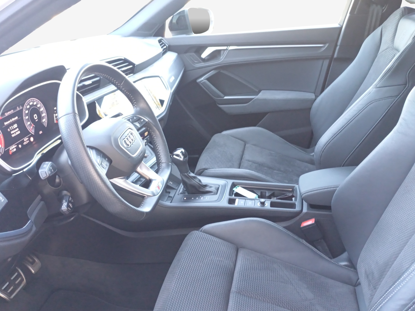AUDI Q3 Sportback 45 TFSI S line quattro S-tronic-image-7