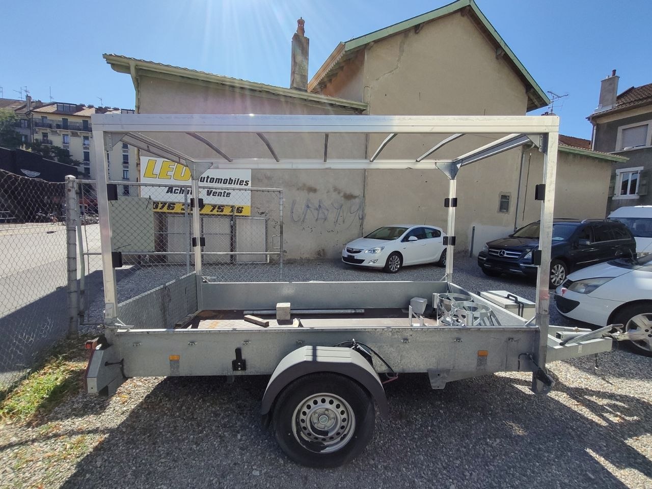 UNSINN Charge Utile : 1'070KG