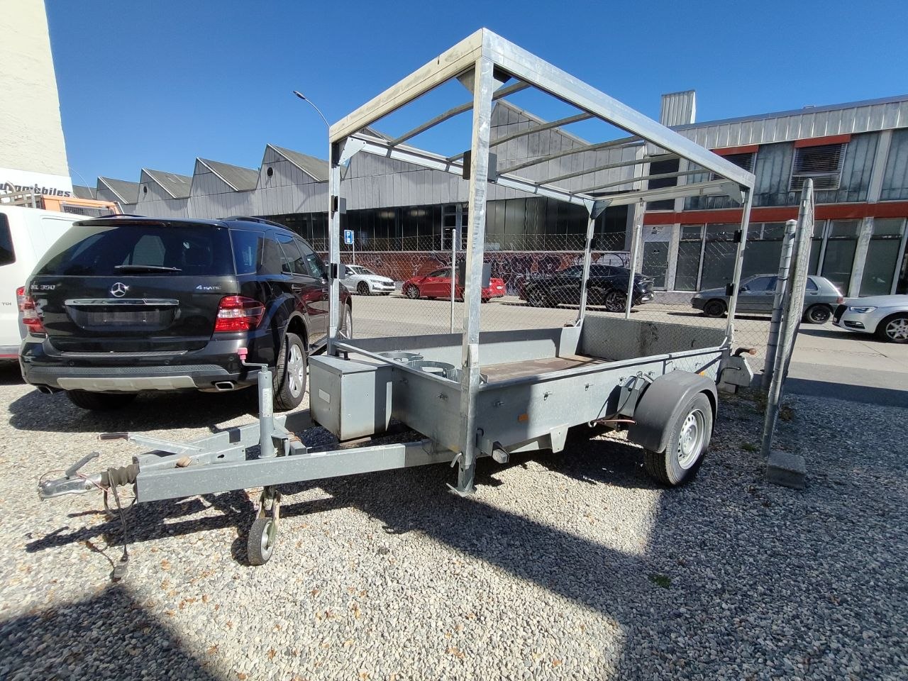 UNSINN Charge Utile : 1'070KG-image-1
