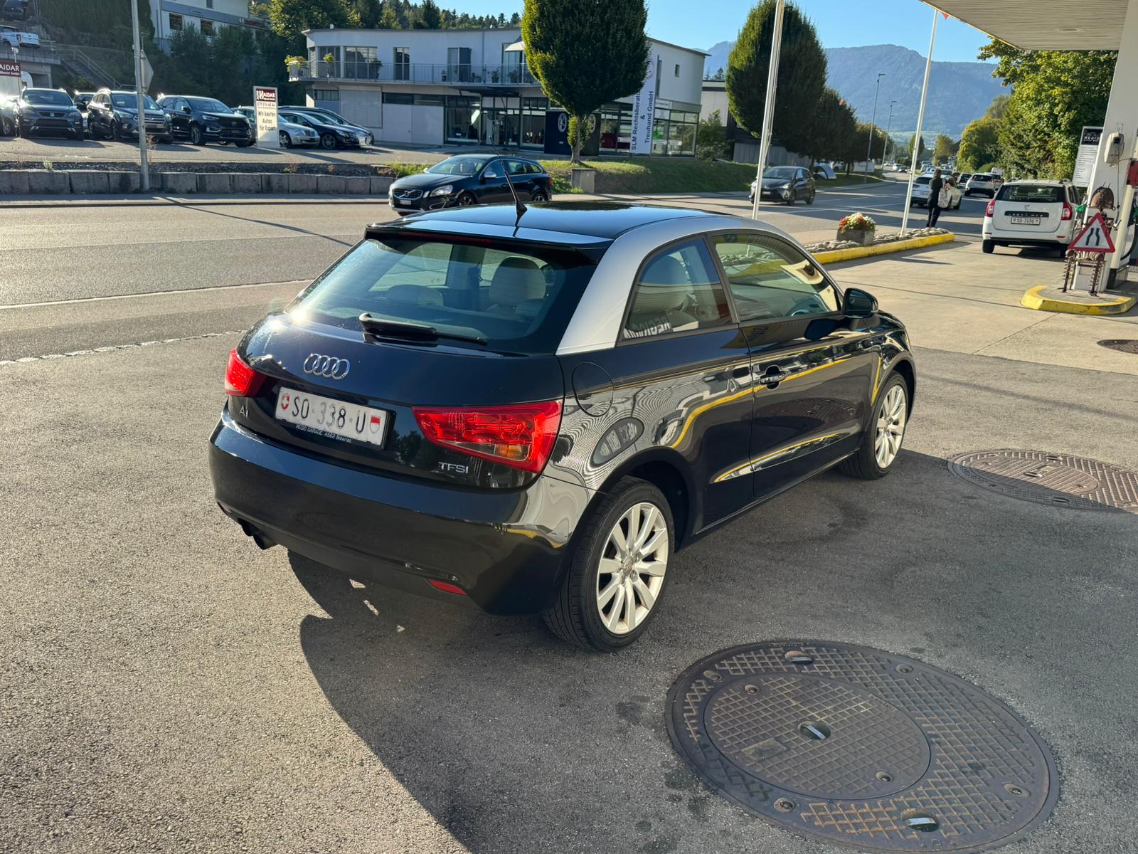 AUDI A1 1.4 TFSI Attraction S-tronic-image-4