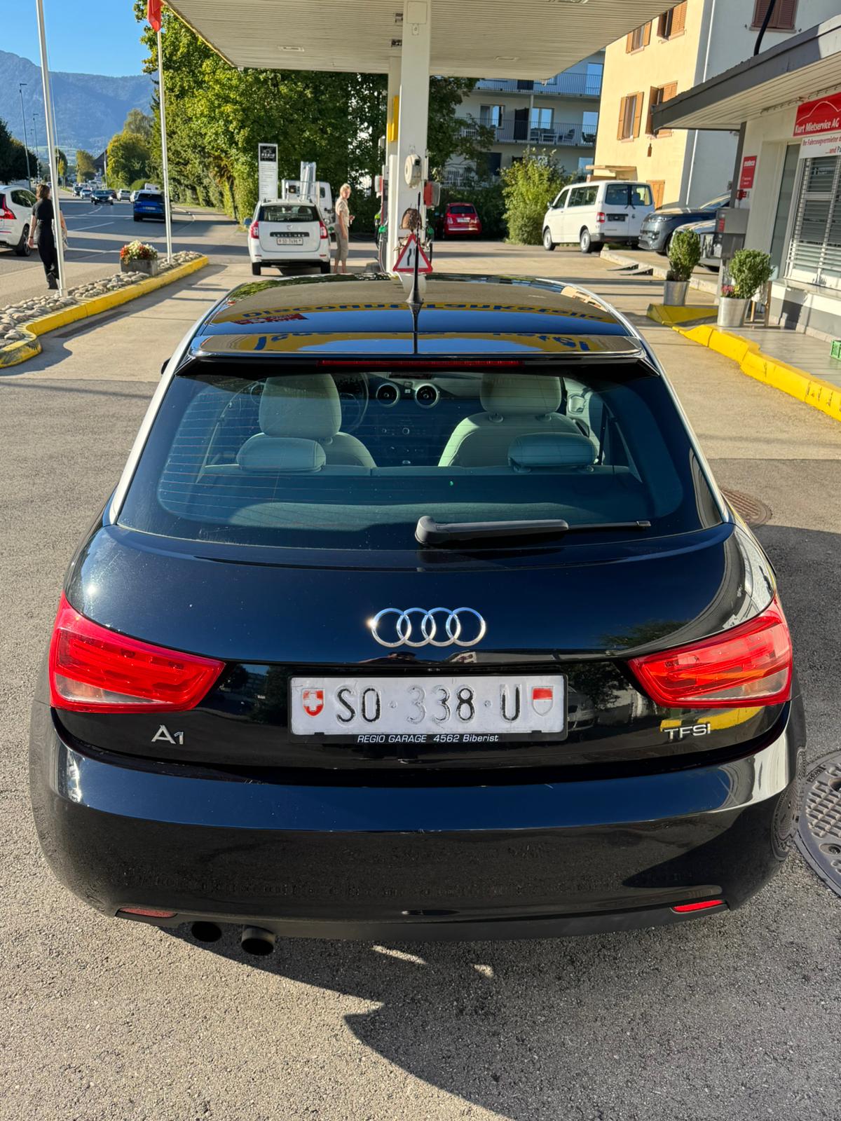 AUDI A1 1.4 TFSI Attraction S-tronic-image-3