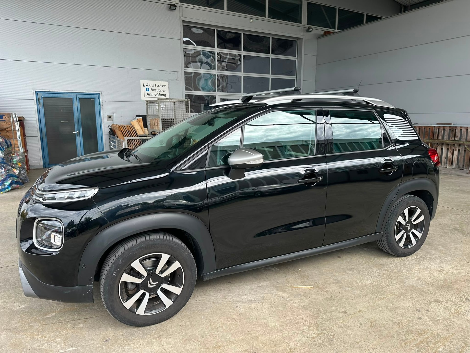 CITROEN C3 Aircross 1.2i PureTech Shine EAT-image-2