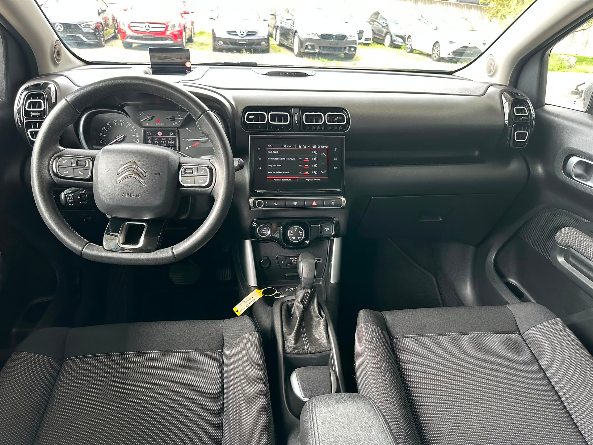 CITROEN C3 Aircross 1.2i PureTech Shine EAT-image-8