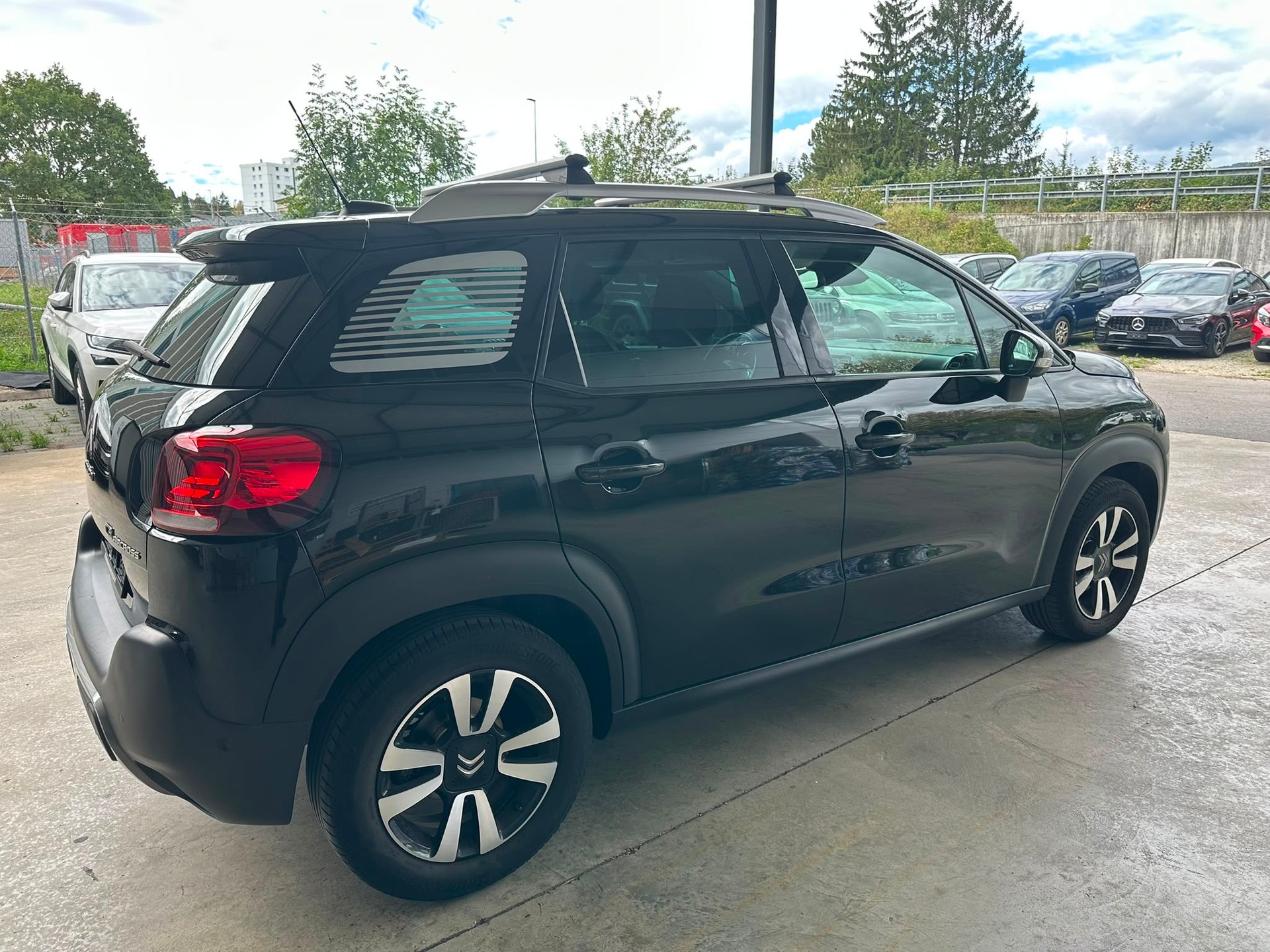 CITROEN C3 Aircross 1.2i PureTech Shine EAT-image-4