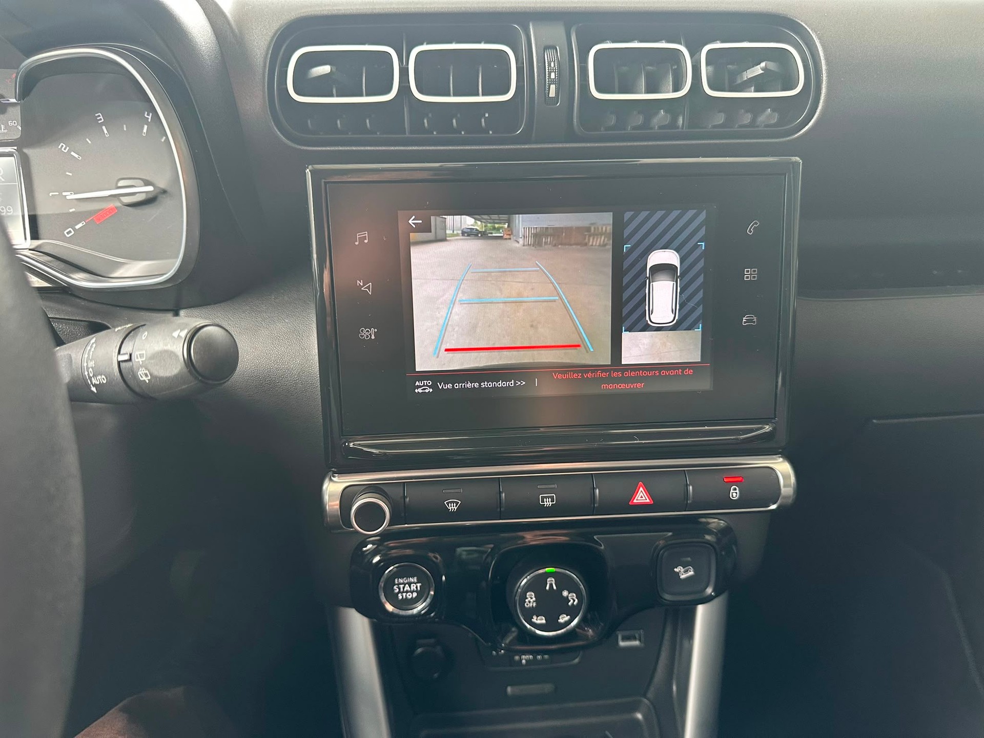 CITROEN C3 Aircross 1.2i PureTech Shine EAT-image-11