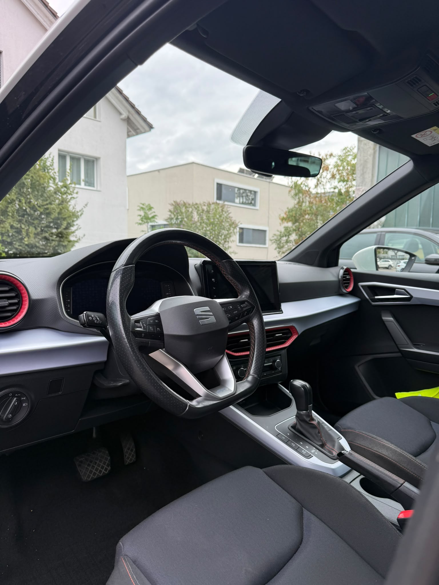 SEAT Arona 1.5 Eco TSI Hola FR DSG-image-8