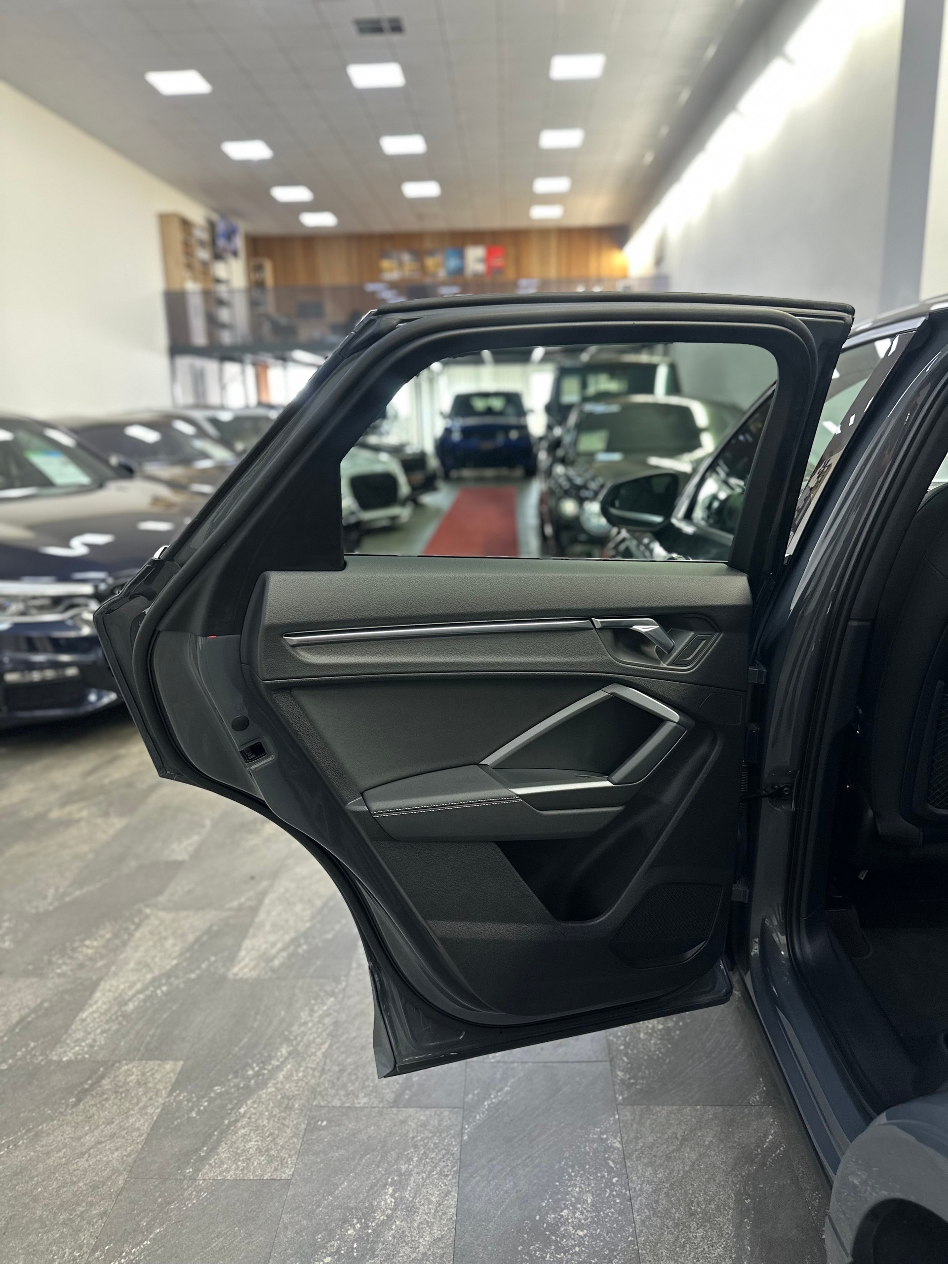 AUDI Q3 Sportback 35 TFSI S line S-tronic-image-13
