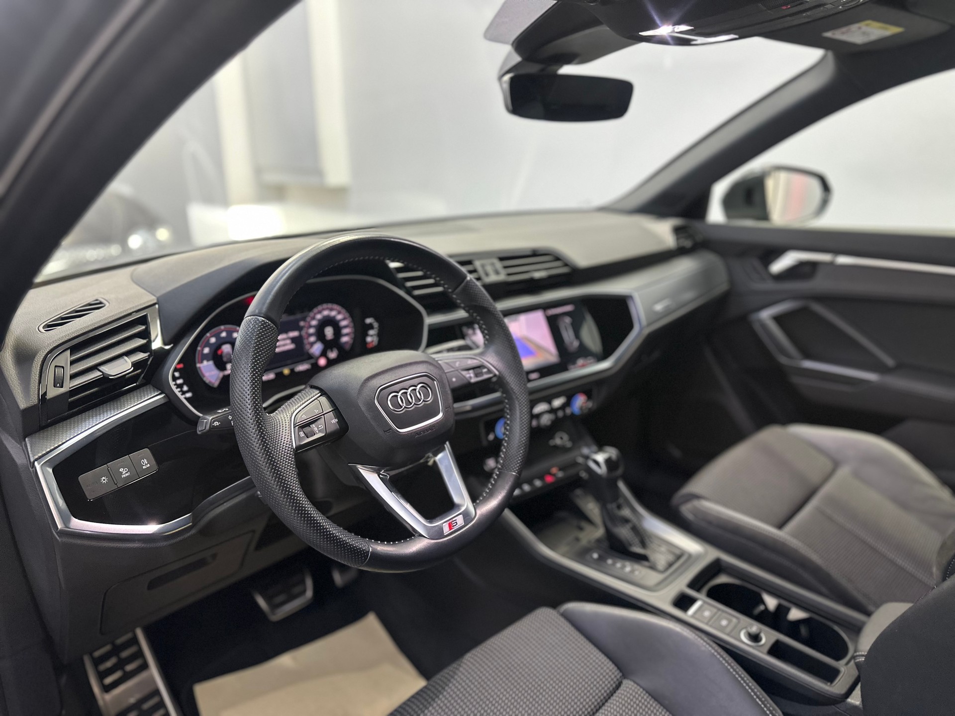 AUDI Q3 Sportback 35 TFSI S line S-tronic-image-7