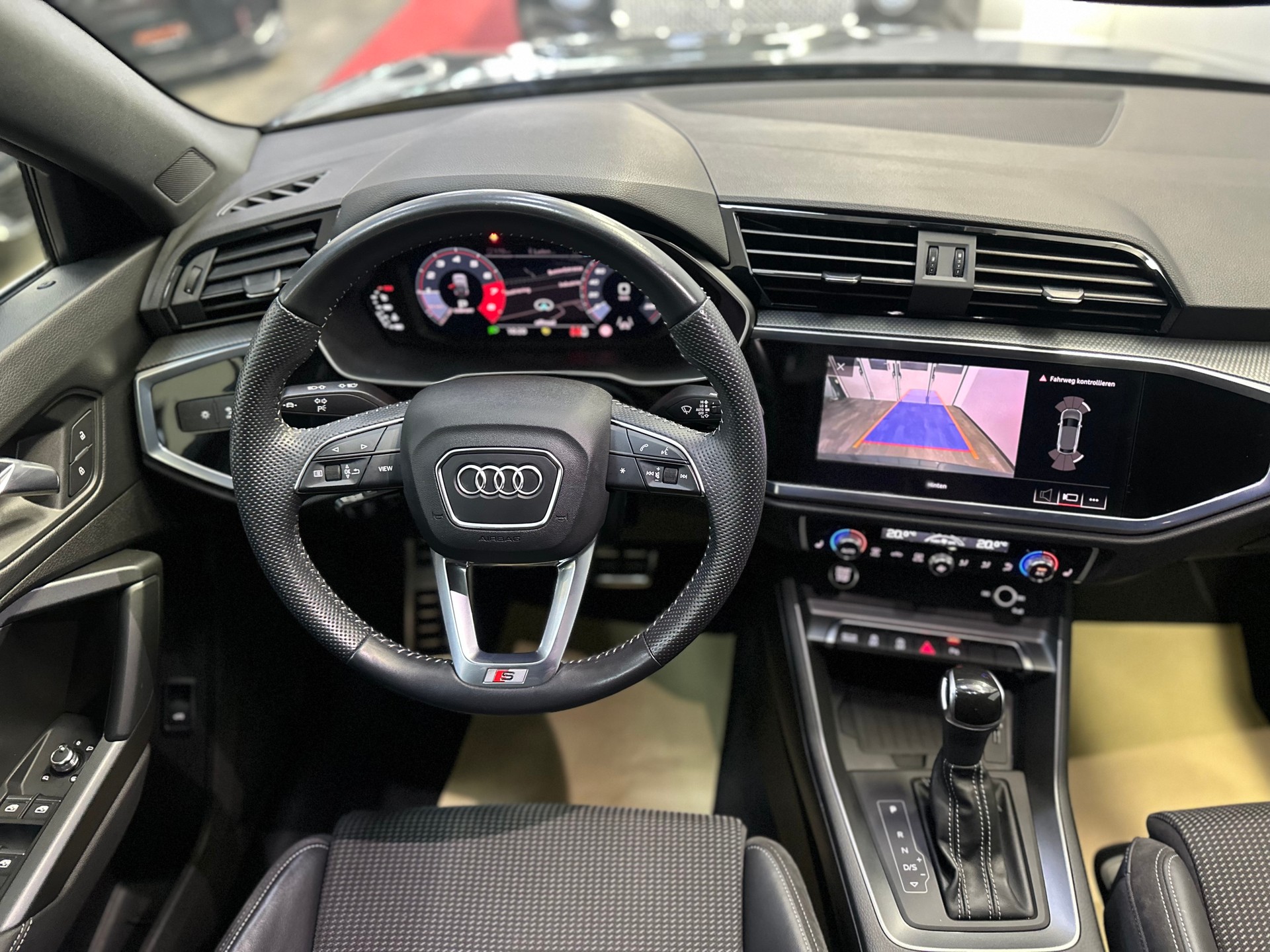 AUDI Q3 Sportback 35 TFSI S line S-tronic-image-8