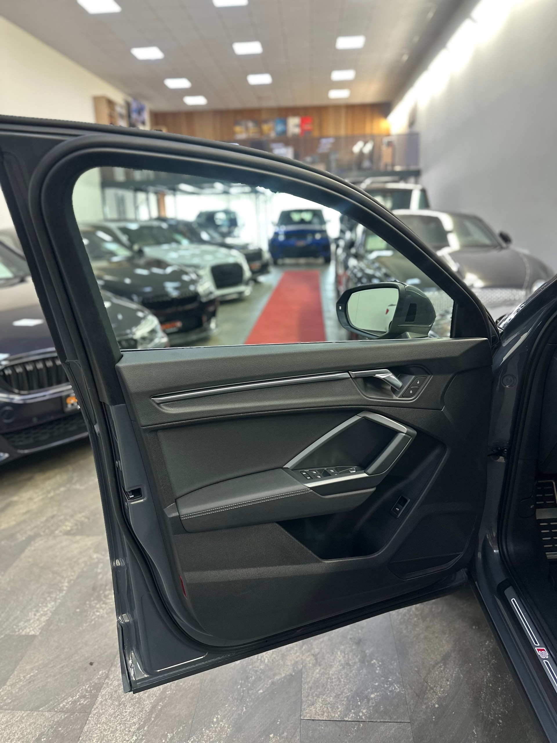AUDI Q3 Sportback 35 TFSI S line S-tronic-image-12