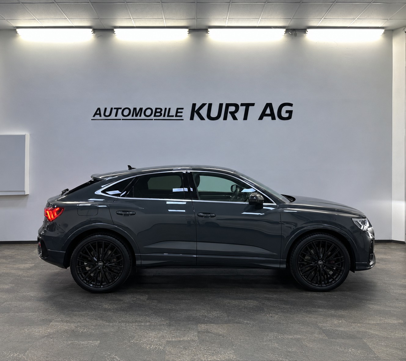 AUDI Q3 Sportback 35 TFSI S line S-tronic-image-4