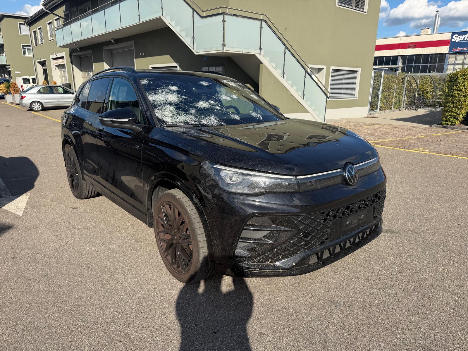 VW Tiguan 2.0 TSI DSG R-Line 4Motion-image-0