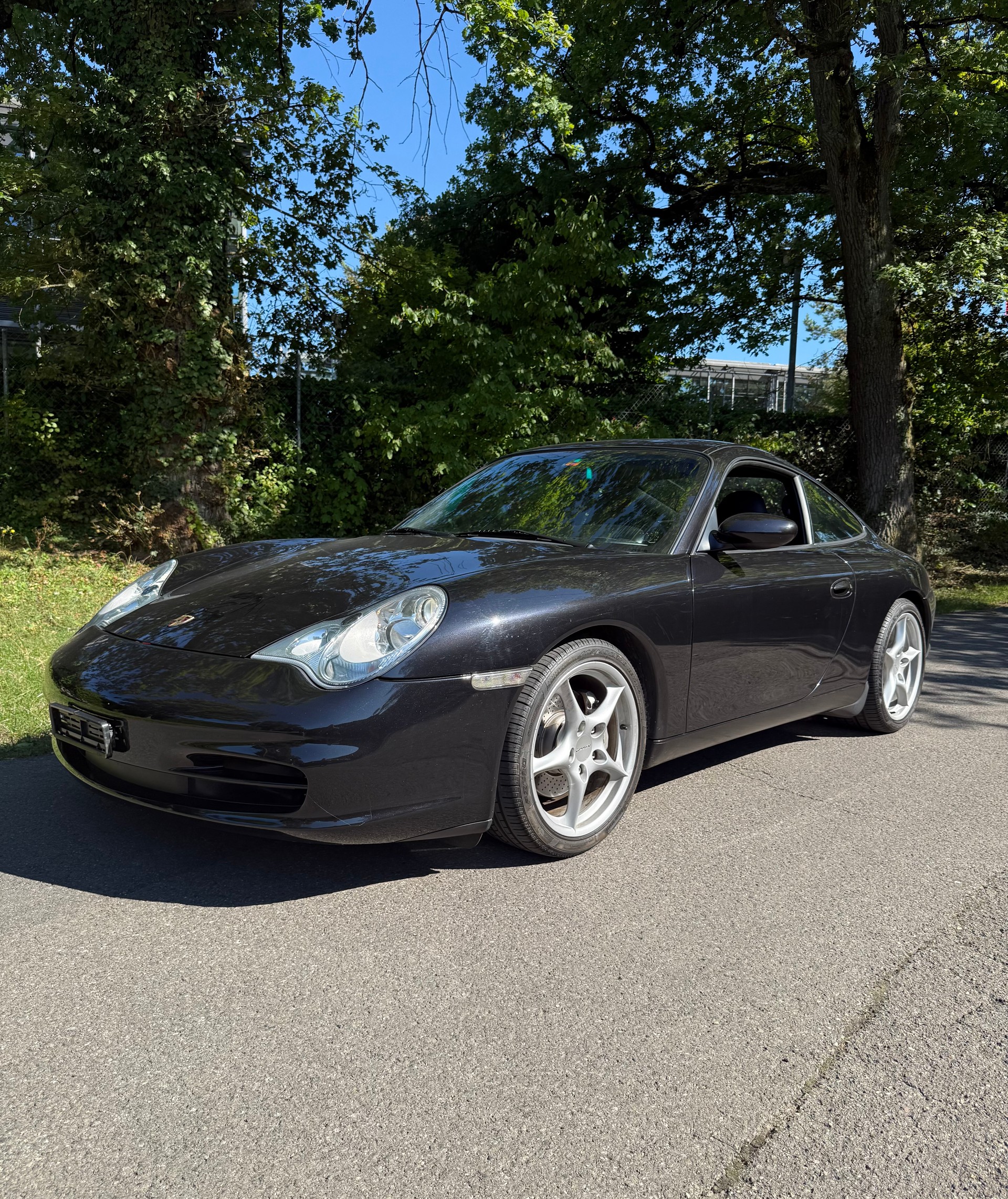 PORSCHE 911 Carrera 4-image-2