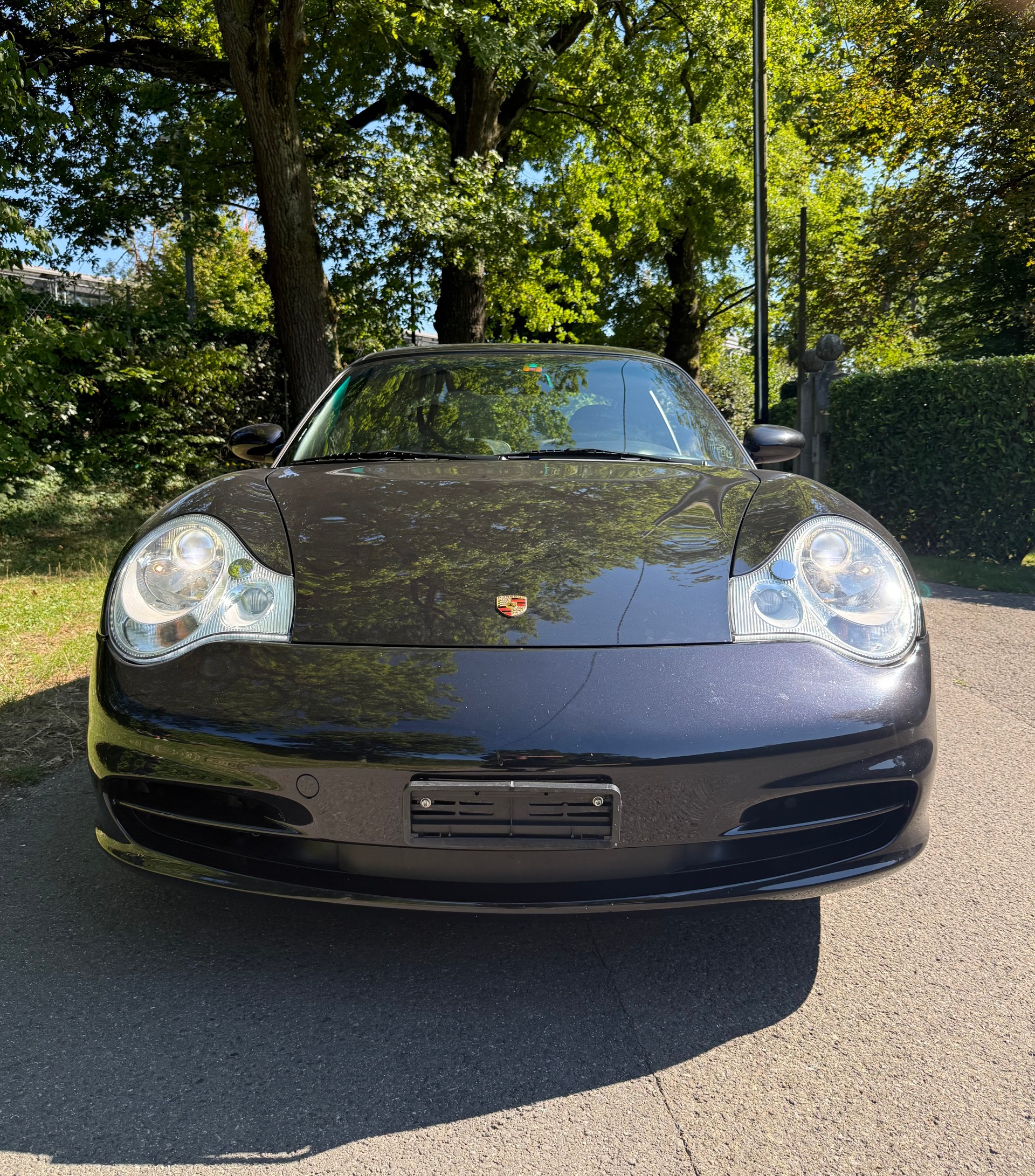 PORSCHE 911 Carrera 4-image-1