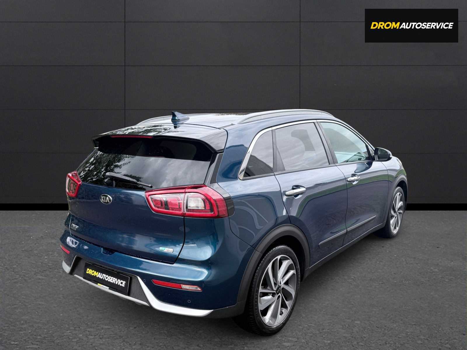 KIA Niro 1.6GDi Hybrid Style DCT-image-3