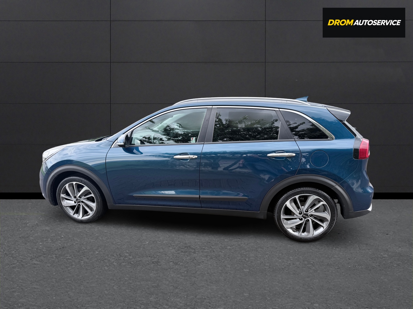 KIA Niro 1.6GDi Hybrid Style DCT-image-5