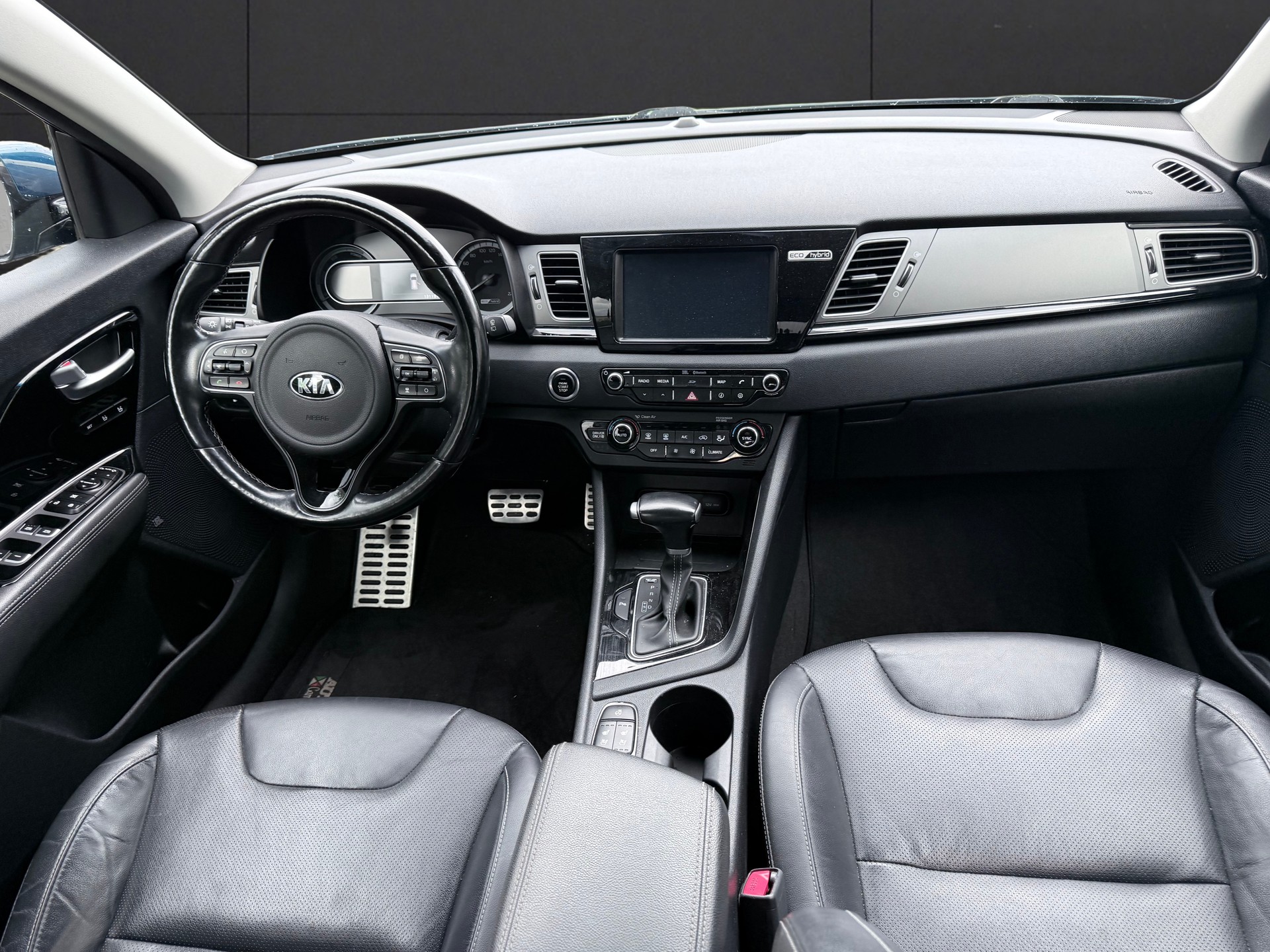 KIA Niro 1.6GDi Hybrid Style DCT-image-10