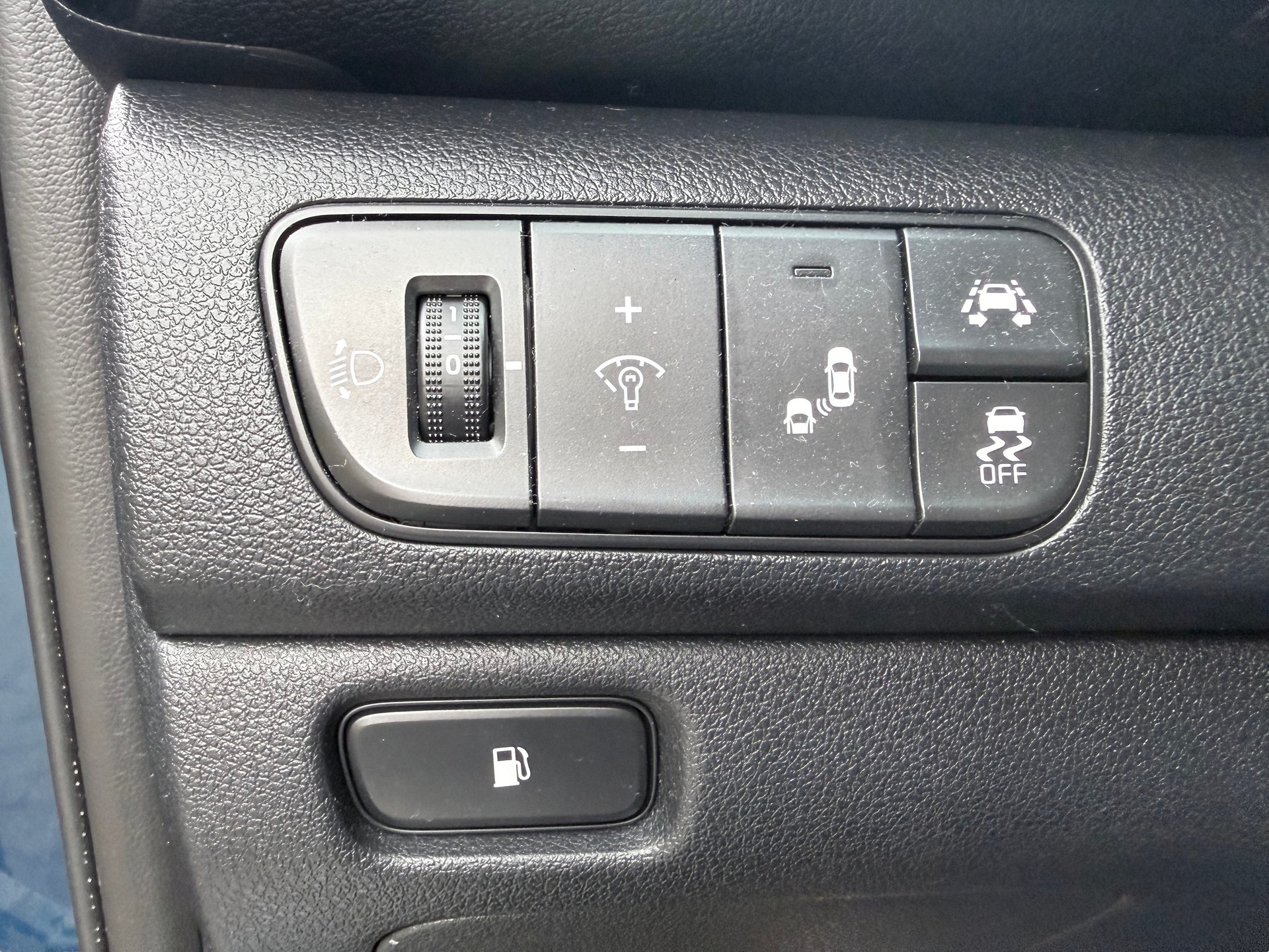 KIA Niro 1.6GDi Hybrid Style DCT-image-17