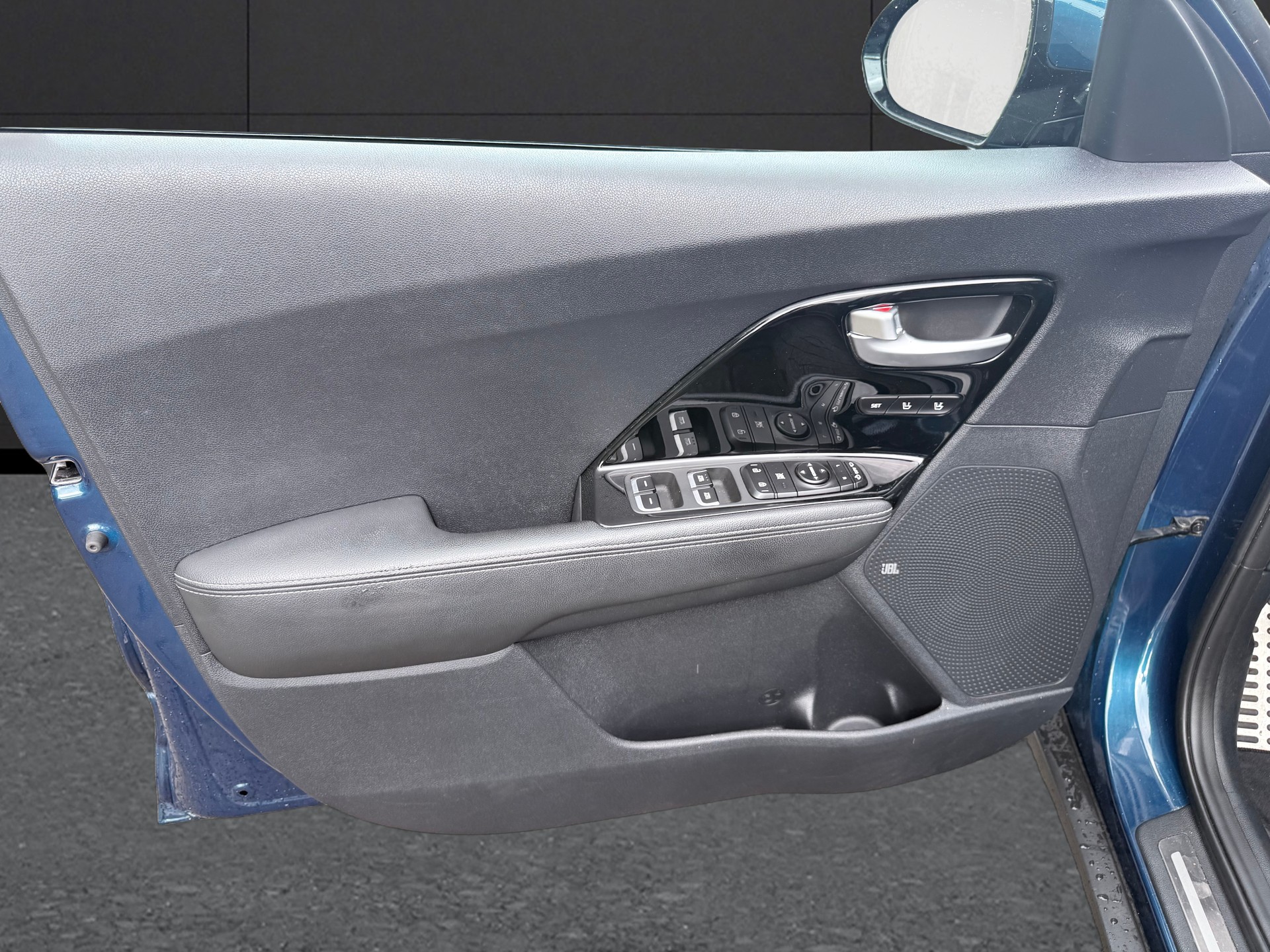 KIA Niro 1.6GDi Hybrid Style DCT-image-21