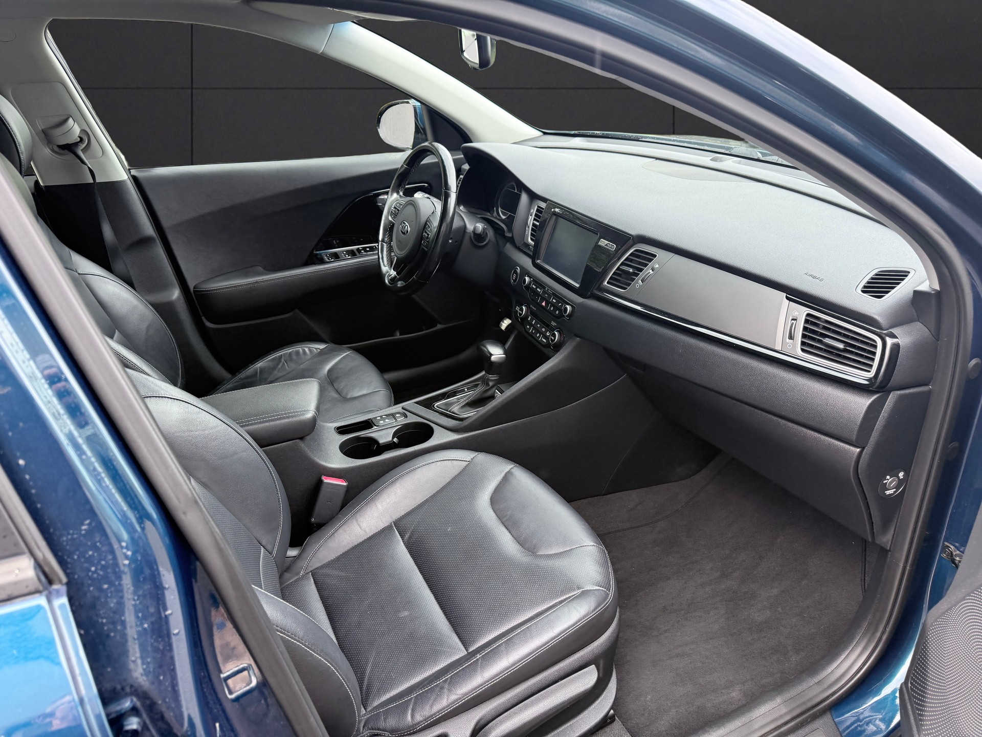 KIA Niro 1.6GDi Hybrid Style DCT-image-20