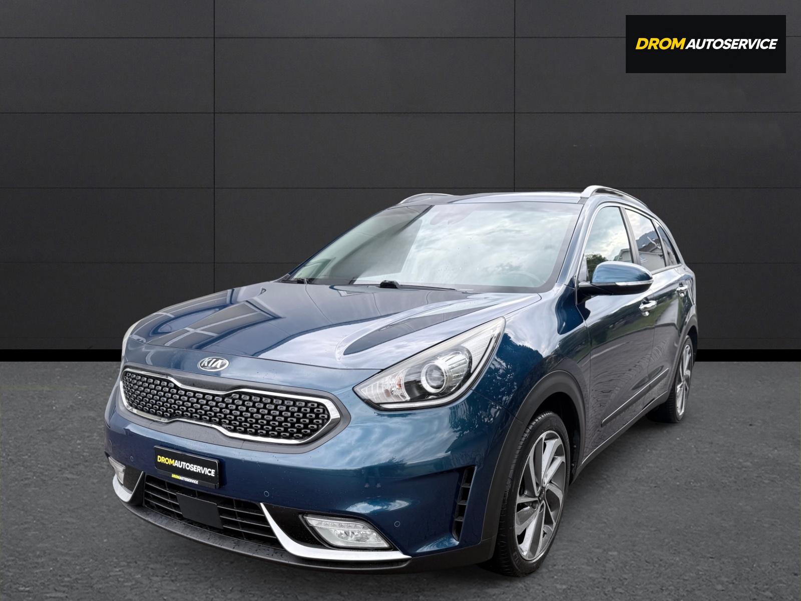 KIA Niro 1.6GDi Hybrid Style DCT-image-2