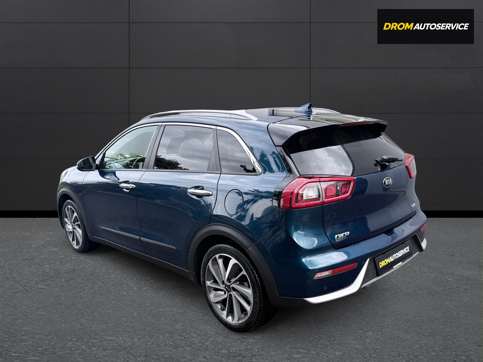 KIA Niro 1.6GDi Hybrid Style DCT-image-4
