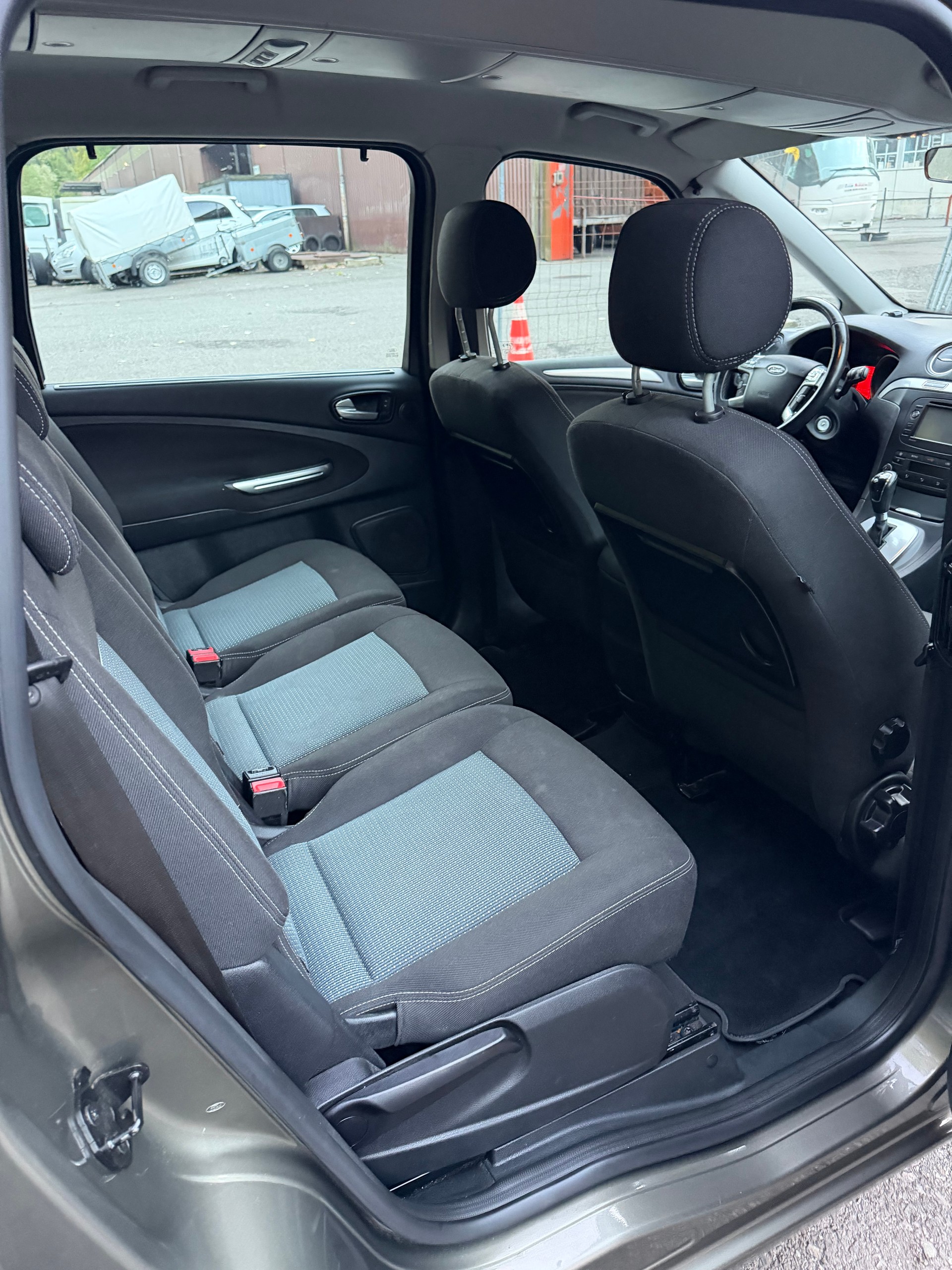 FORD Galaxy 2.0 TDCi KNIE-Edition PowerShift-image-8