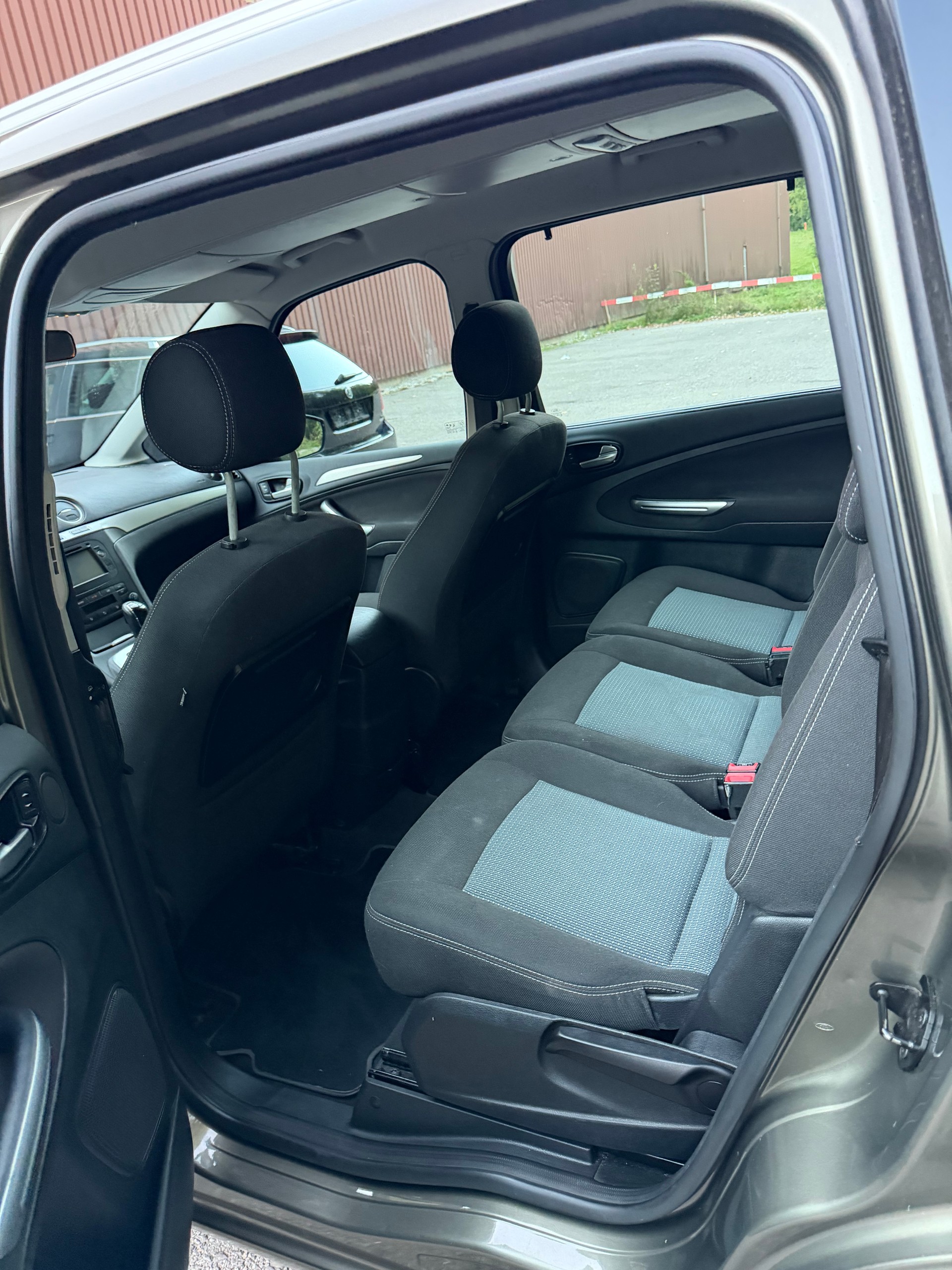 FORD Galaxy 2.0 TDCi KNIE-Edition PowerShift-image-9