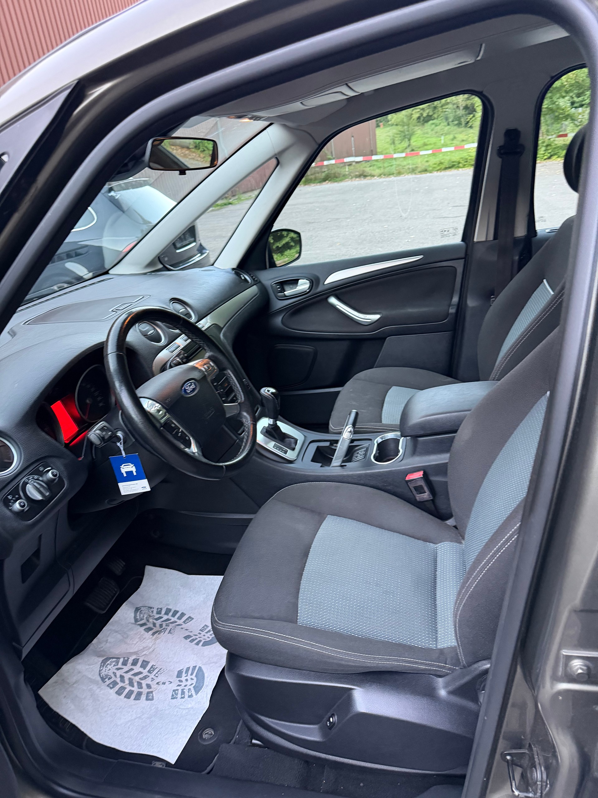 FORD Galaxy 2.0 TDCi KNIE-Edition PowerShift-image-10