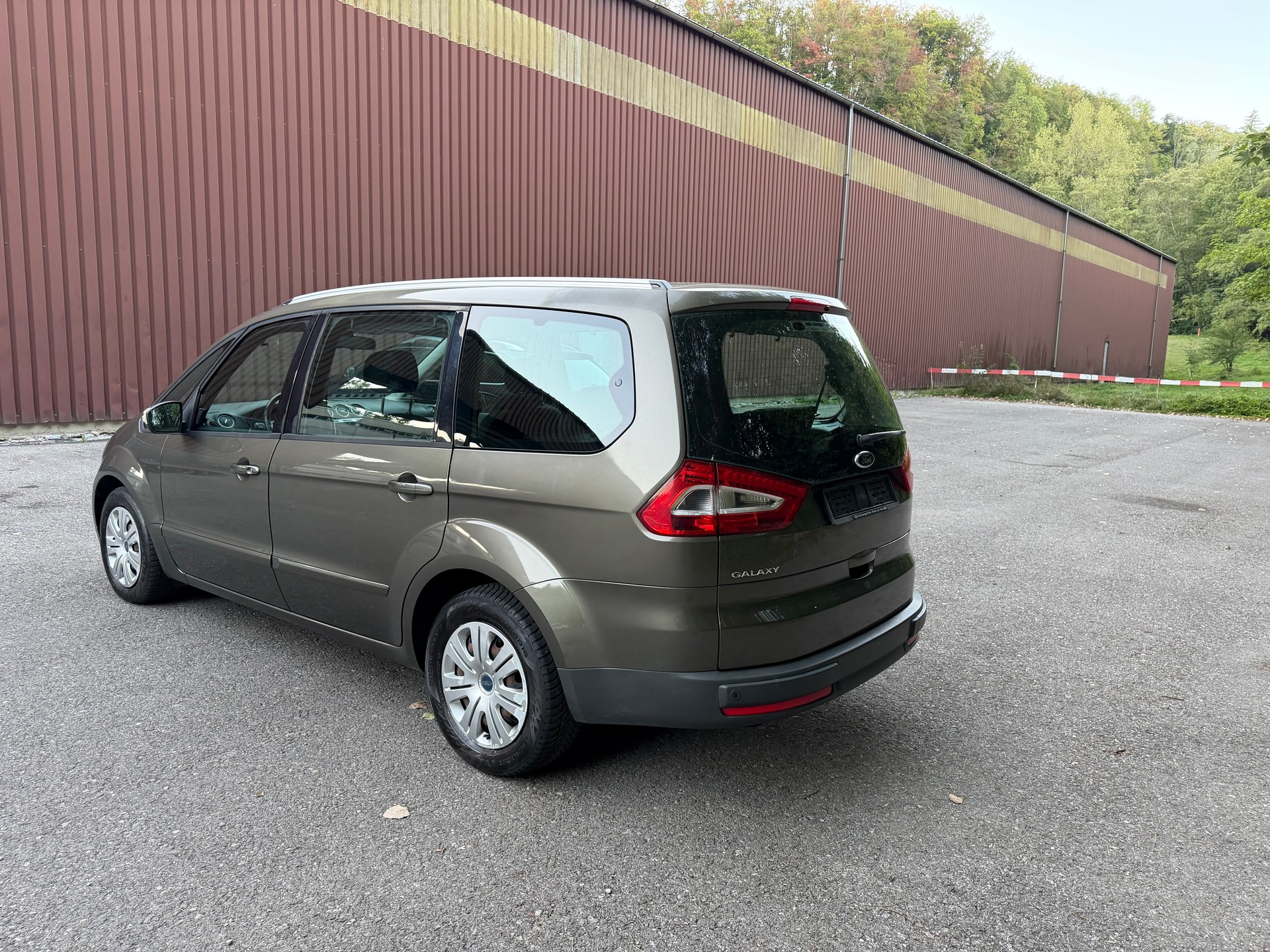 FORD Galaxy 2.0 TDCi KNIE-Edition PowerShift-image-5