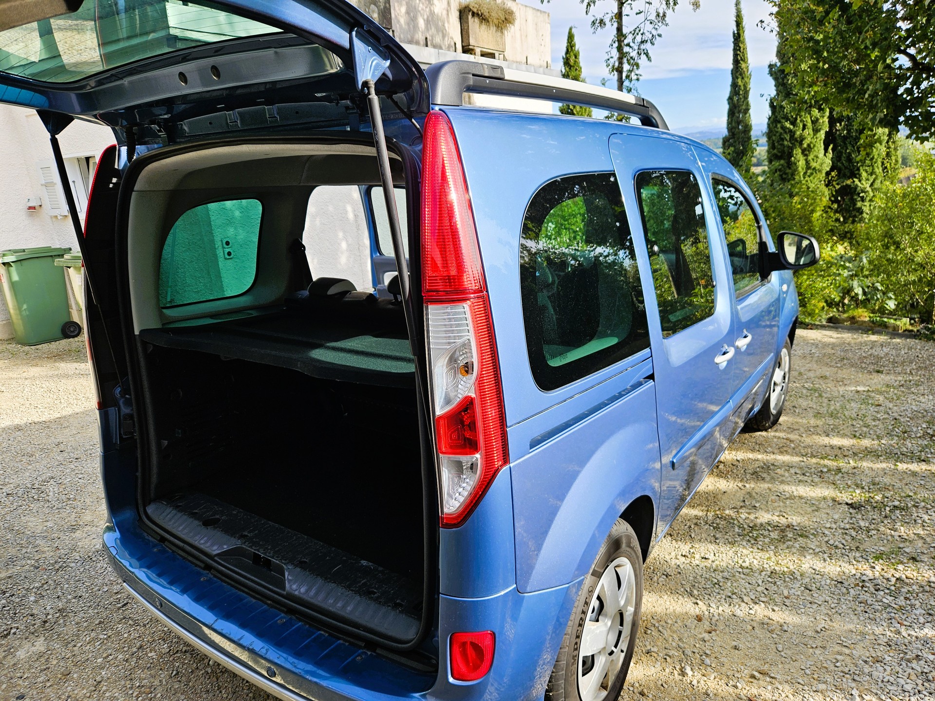 RENAULT 1.6 16V 105 Swiss Edition-image-1