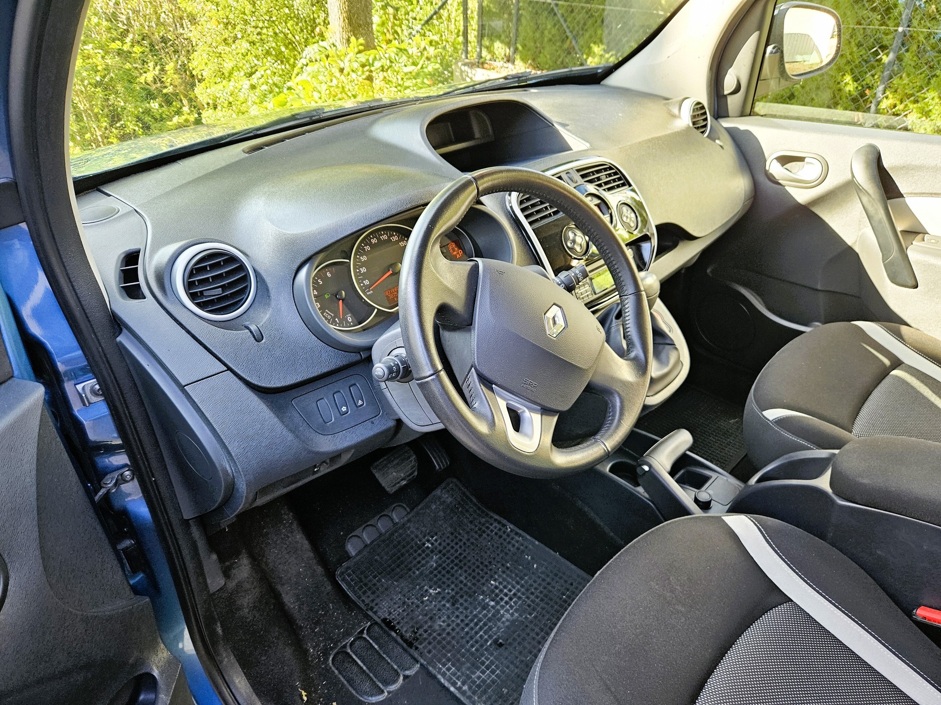 RENAULT 1.6 16V 105 Swiss Edition-image-1