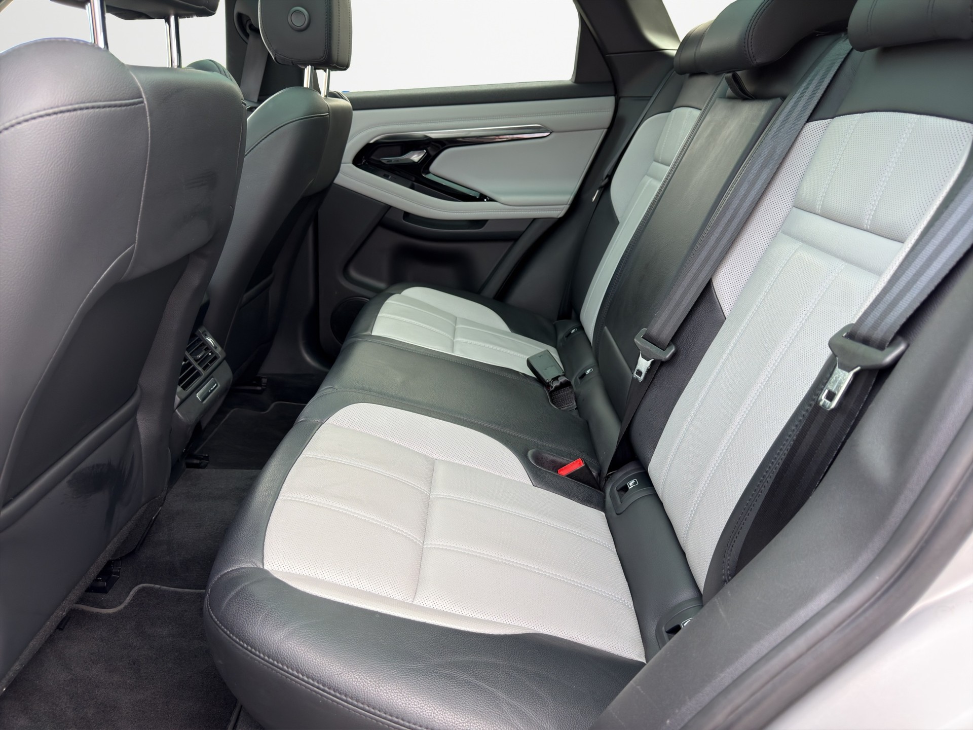 LAND ROVER Range Rover Evoque R-Dynamic P 300e SE AT8-image-10