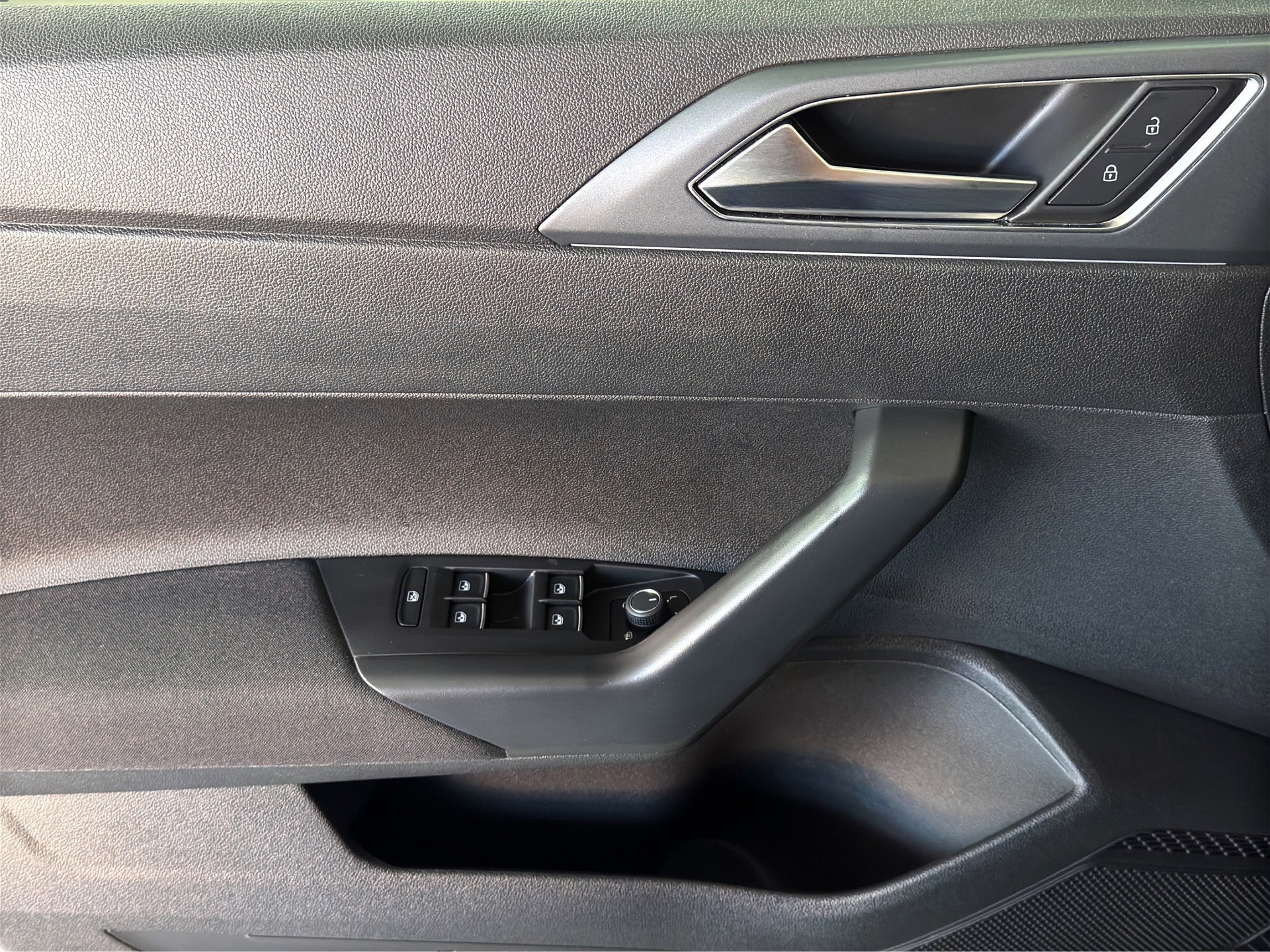 VW Taigo 1.0 TSI R-Line DSG "18"Alu-Navi-RK.-Kamera-Matrix"-image-8