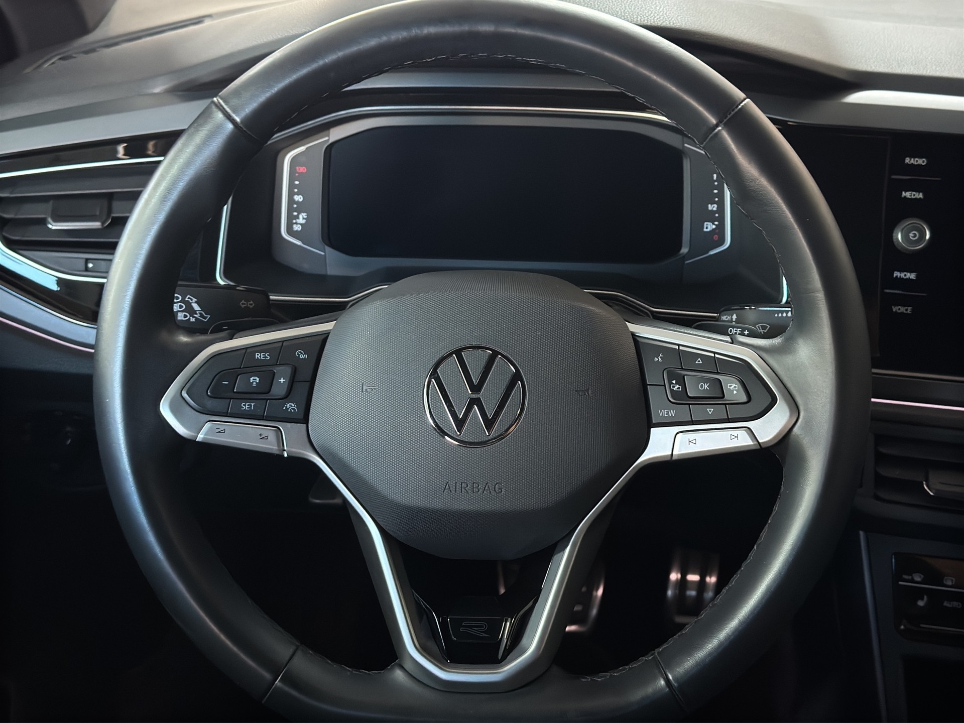 VW Taigo 1.0 TSI R-Line DSG "18"Alu-Navi-RK.-Kamera-Matrix"-image-12