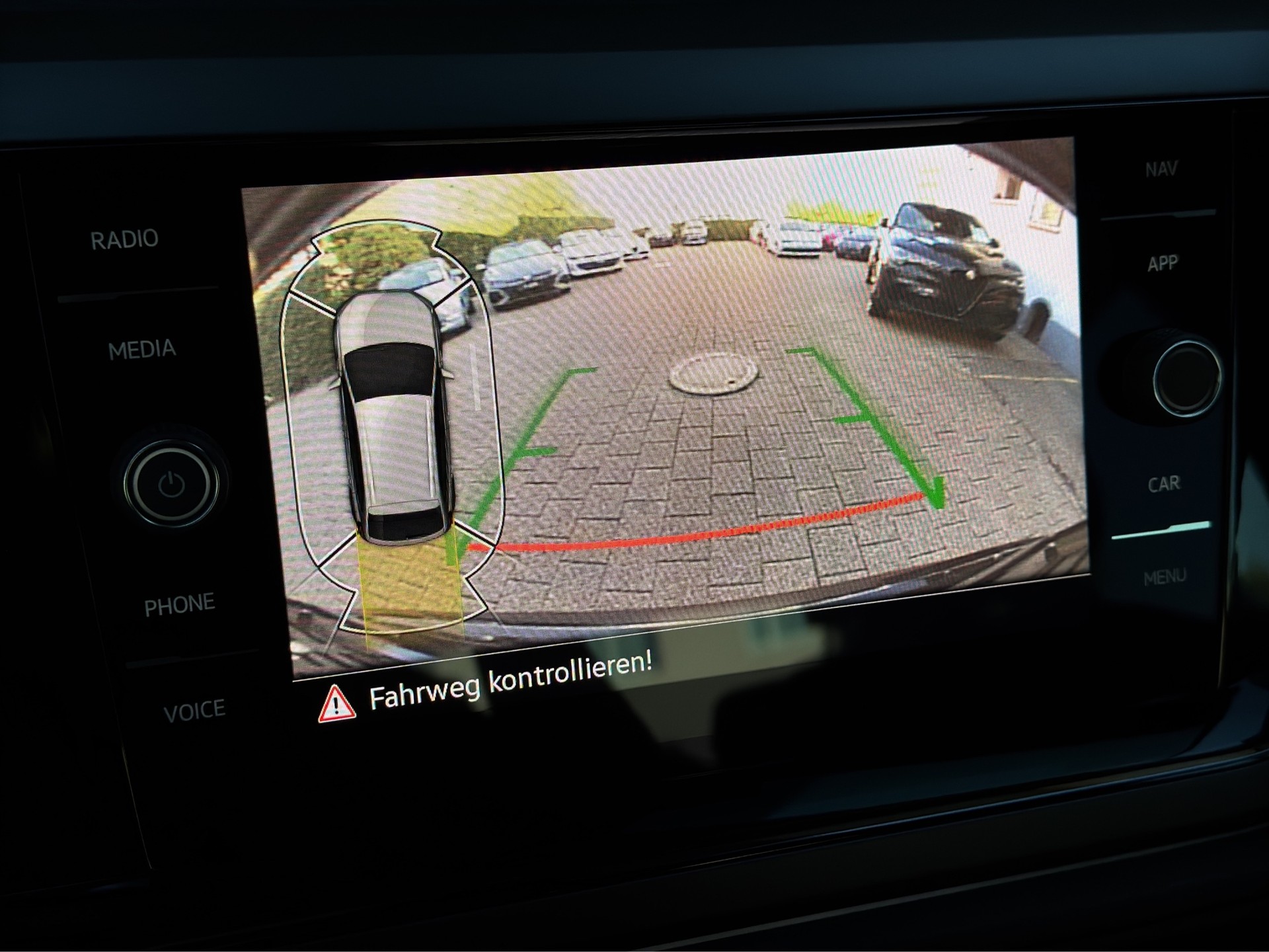 VW Taigo 1.0 TSI R-Line DSG "18"Alu-Navi-RK.-Kamera-Matrix"-image-17