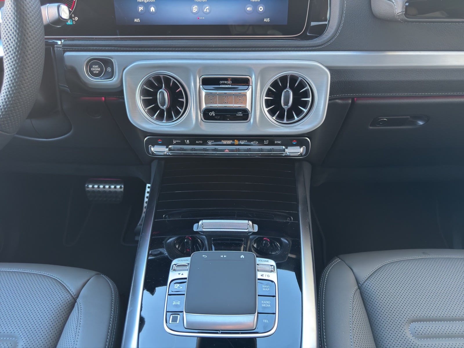 MERCEDES-BENZ G 450d 9G-Tronic-image-12