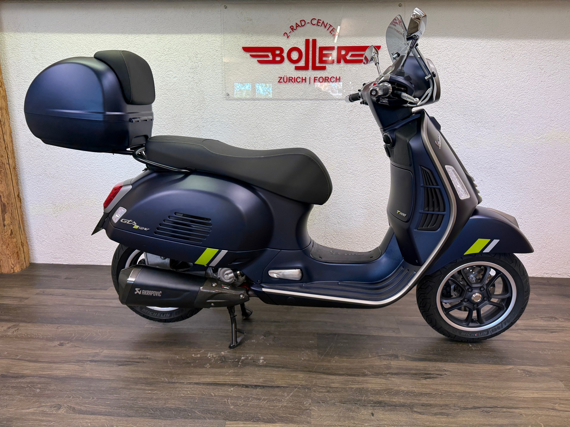PIAGGIO Vespa GTS 300 Super Tech ABS-showroom-element-1