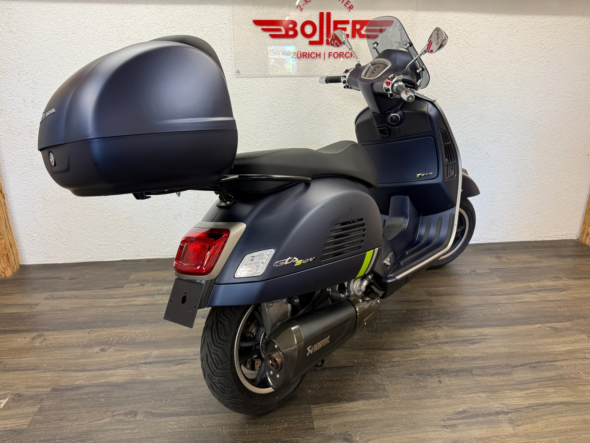 PIAGGIO Vespa GTS 300 Super Tech ABS-showroom-element-3