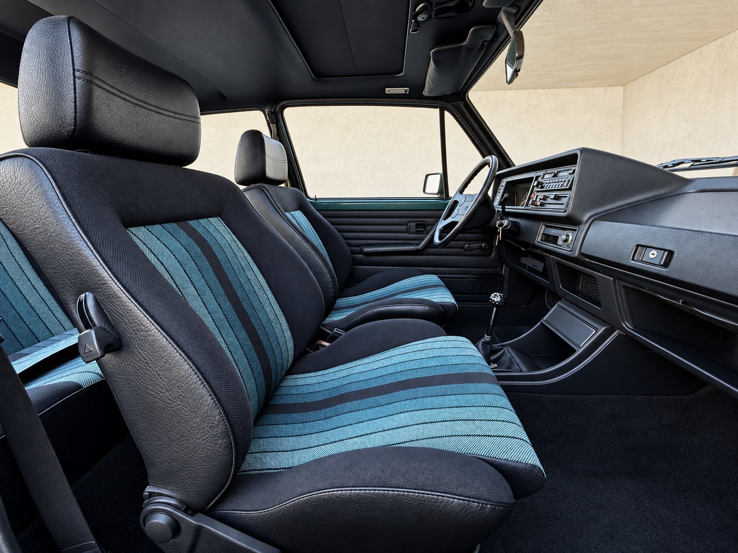 VW Golf 1800 GTI-image-8