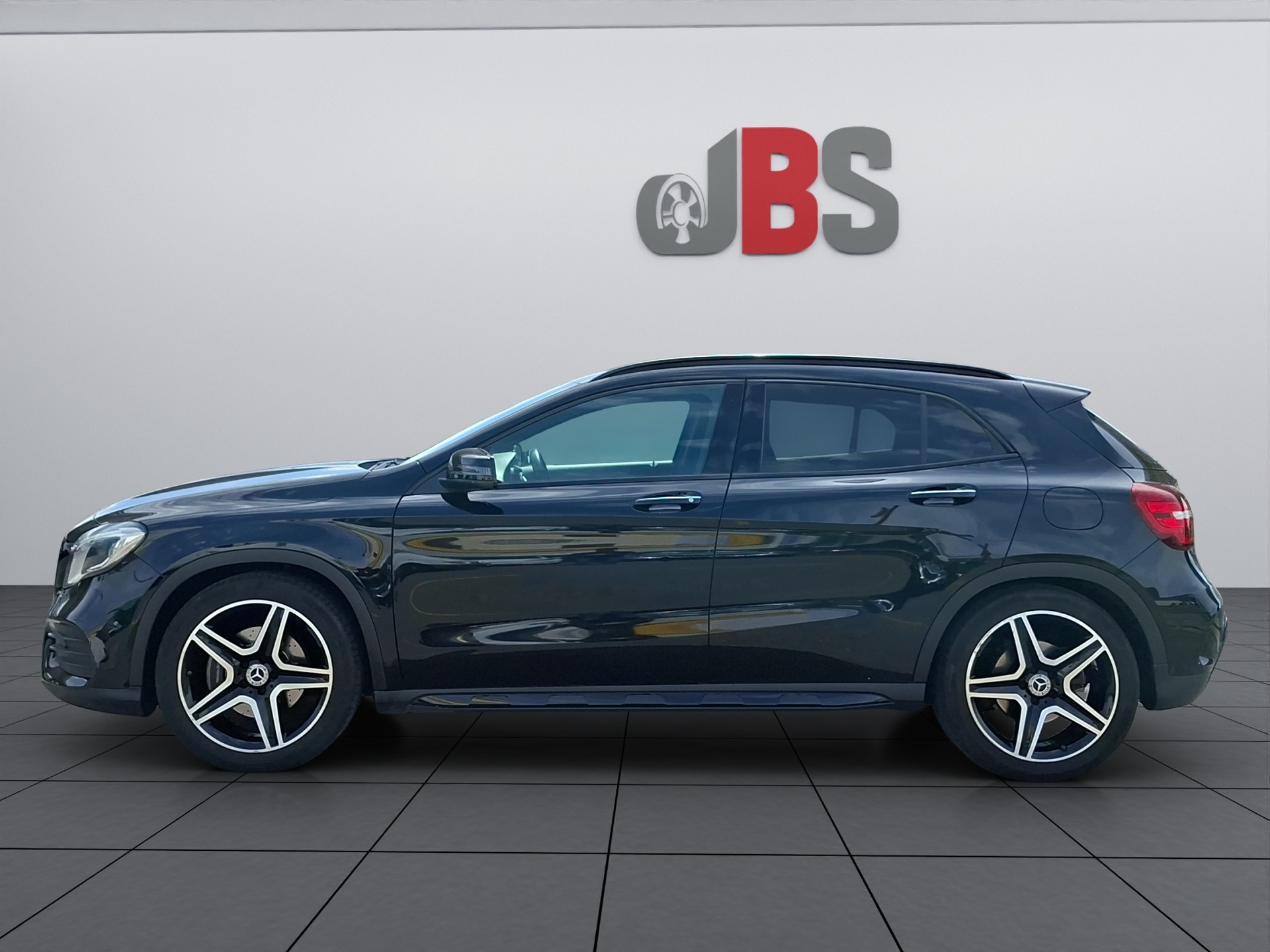 MERCEDES-BENZ GLA 250 AMG Line 4Matic 7G-DCT-image-1