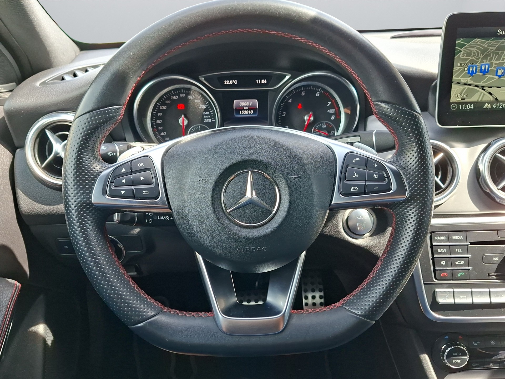 MERCEDES-BENZ GLA 250 AMG Line 4Matic 7G-DCT-image-9