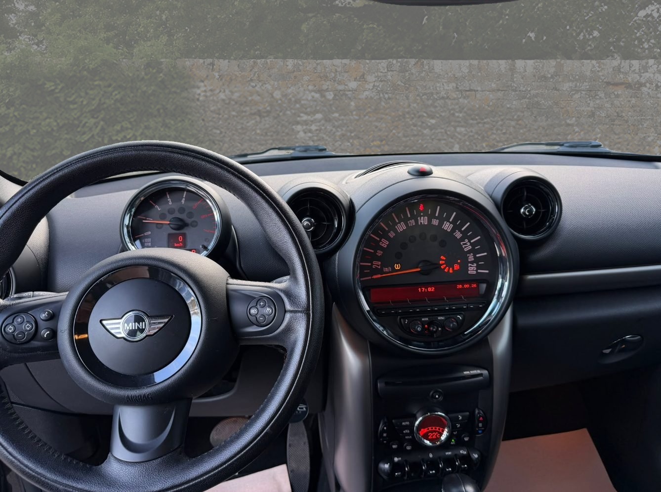 MINI Countryman Cooper D FWD Steptronic-image-8